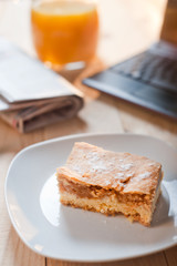 Apple pie with netbook for lunch