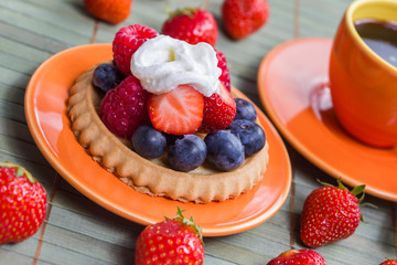 fresh berries tartlets