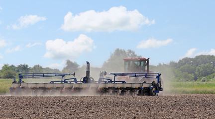 Fototapeta premium Planting Farm Field