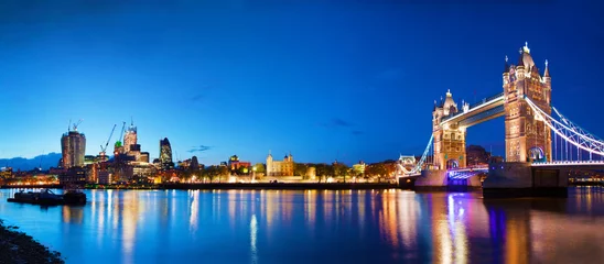 Poster de jardin Londres Tower Bridge à Londres, Royaume-Uni la nuit