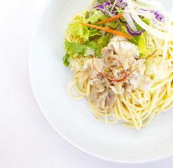 spaghetti pasta with green salad