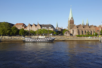 Fototapeta premium Bremen - Schlachte mit Martinikirche