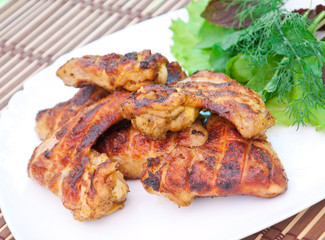 Chicken wings with salad