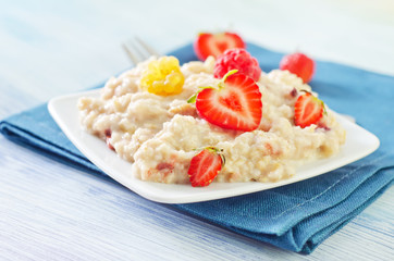 oat flakes with strawberry