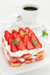 Strawberry tiramisu with mascarpone.