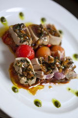 Poisson, thon, tomate, légume, jus, sauce, plat cuisiné