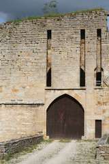 Fototapeta premium Ruines du Chateau d'Eguilly au coeur de la Bourgogne