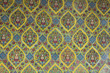 Patterned walls