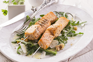 grilled salmon skew with salad