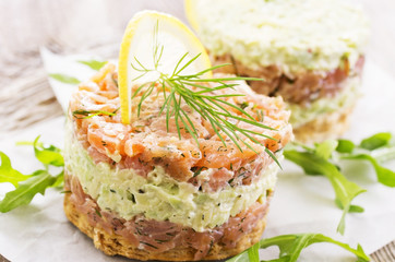 Tatar mint Lachs und Avocado