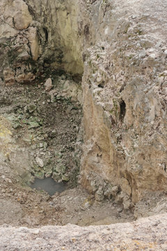 detail of collapsed crater in Waiotapu