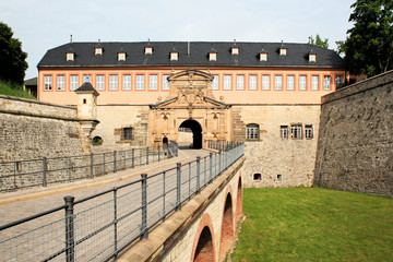 zufahrtsbrucke-zitadelle-petersberg