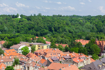 Fototapeta na wymiar Panoramiczny widok na wzgórze Trzech Krzyży w Wilnie