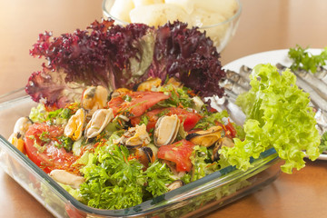 vegetable salad with mussels