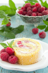 Roulade with raspberries and cream.