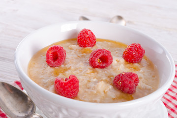 Oatmeal with fresh raspberry