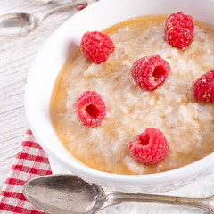 Oatmeal with fresh raspberry