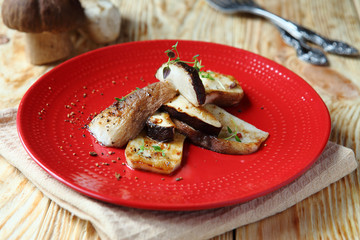 roasted porcini mushroom halves, cep
