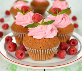 raspberry cupcakes