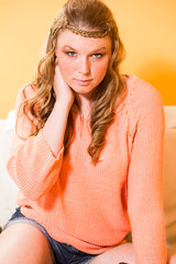 Portrait einer jungen blonden Frau