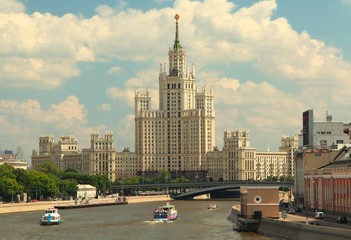 Fototapeta premium Высотка на Котельнической набережной