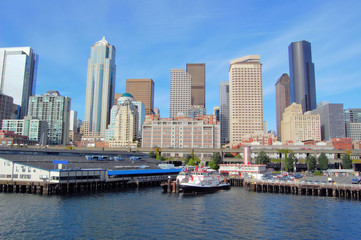 Fototapeta na wymiar Seattle Waterfront and Skyline