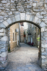 Obraz na płótnie Canvas Narrow street of old town in Budva, Montenegro.