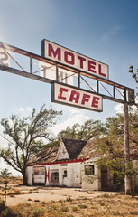 Fototapeta premium Abandoned restaraunt on Route 66