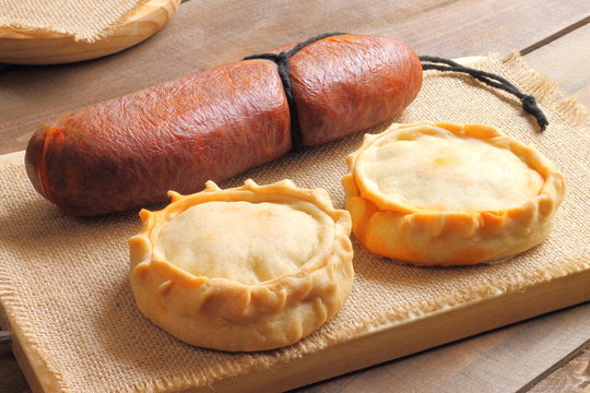 Sobrasada y empanadas mallorquinas