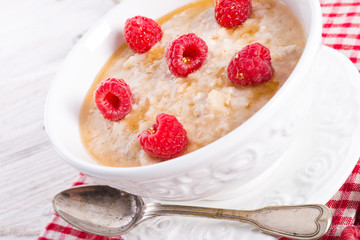 Oatmeal with fresh raspberry