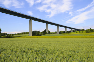 Die große Brücke im Ruhrtal