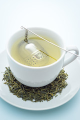 Green tea with infuser