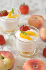 Erdbeer Pfirsich Dessert Creme