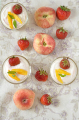 Erdbeer Pfirsich Dessert Creme