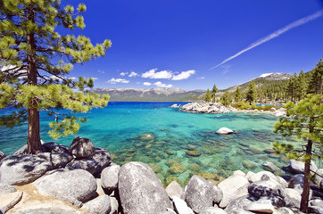 Beautiful lake tahoe beach - obrazy, fototapety, plakaty