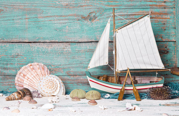 Segelschiff aus Holz als sommerlicher Hintergrund