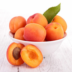Fototapeta na wymiar fresh apricot