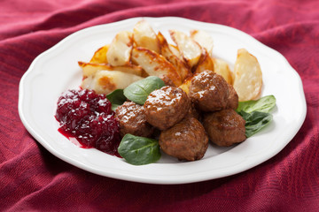 swedish meatballs with potatoes and lingon jam
