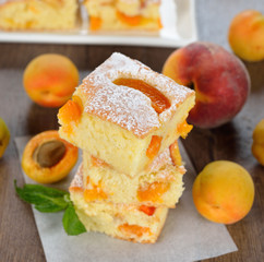 Cake with apricots