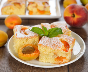 Cake with apricots