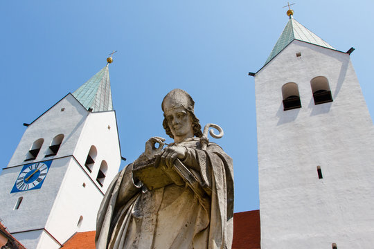 Statue von Otto von Freising
