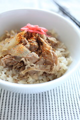 Japanese cuisine, Gyodon simmered beef and onion on rice