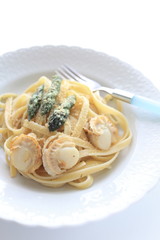 italian cuisine, asparagus and scallop fettuccine