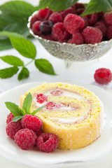 Roulade with raspberries and cream.