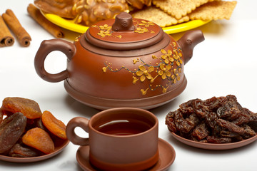 Dried fruits and tea