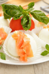 Piatto di salmone e mozzarella