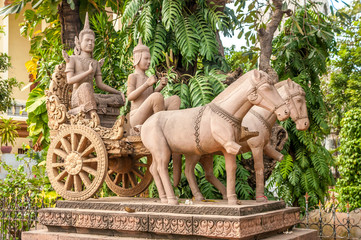 Statue in Phnom Penh