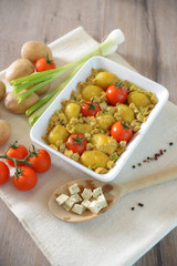 Kräutertofu-Tomaten-Kartoffelauflauf