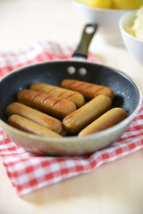 Gebratene Tofuwürstchen