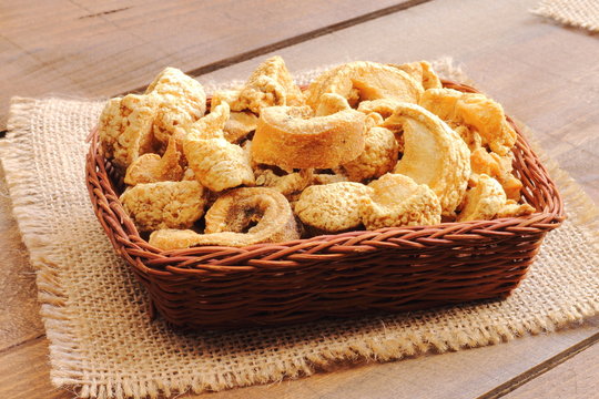 Cortezas de cerdo, torreznos, chicharrones